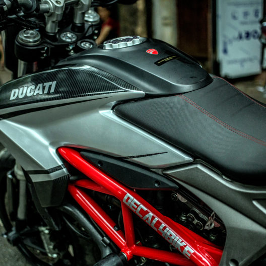 Ducati Hyper Carbon 2