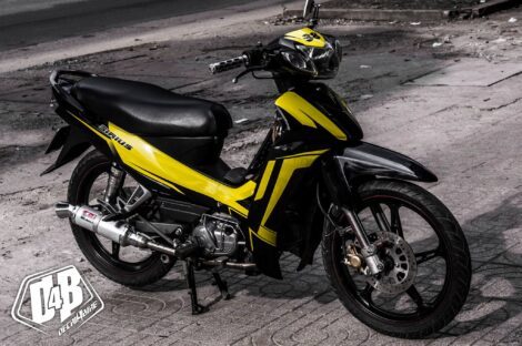 sr000080 sirius black yellow